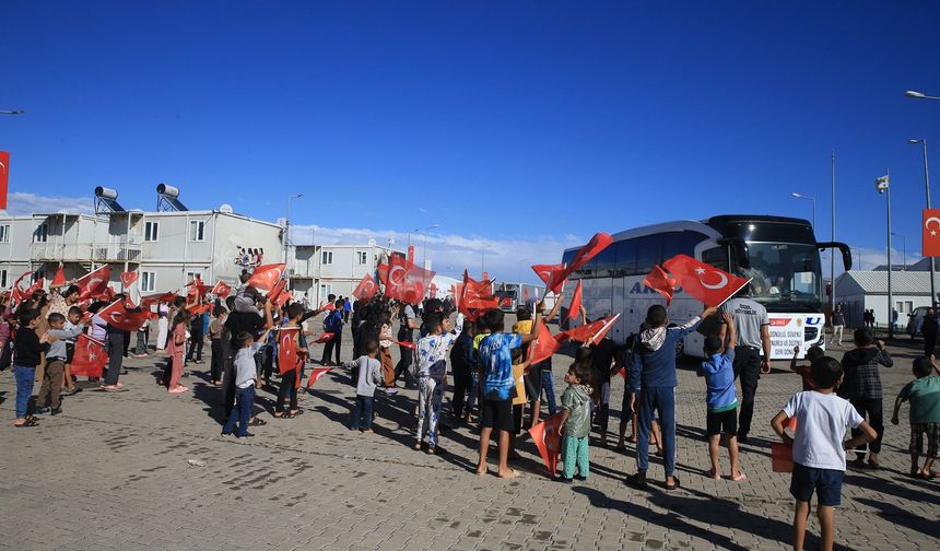 Türkiye'deki Suriyelilerin Ülkelerine Gönüllü Geri Dönüşleri Sürüyor