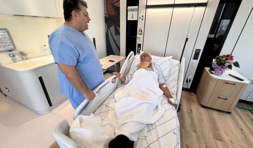 86 Yaşındaki Hasta Kapalı Boyun Ameliyatıyla Ertesi Gün Sağlığına Kavuştu