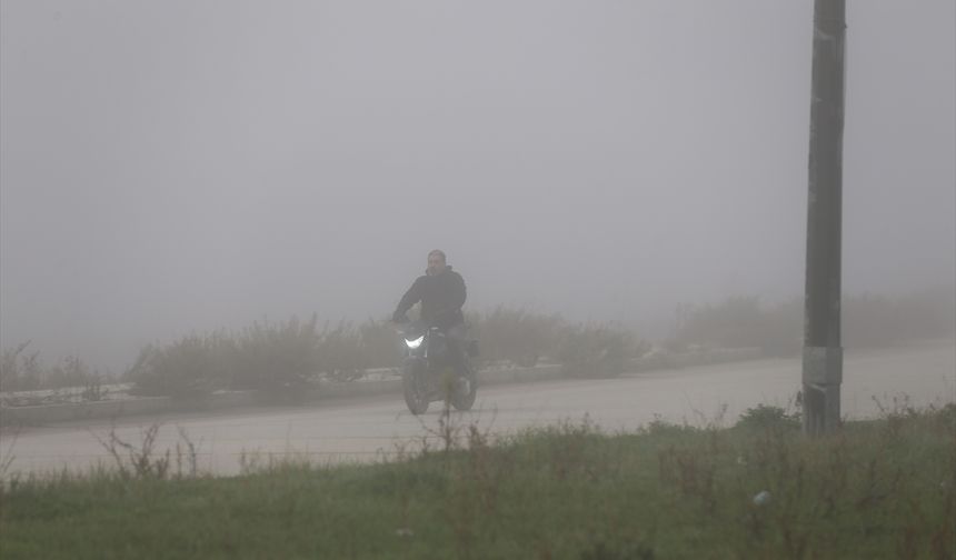 Hatay'da sis nedeniyle görüş mesafesi düştü