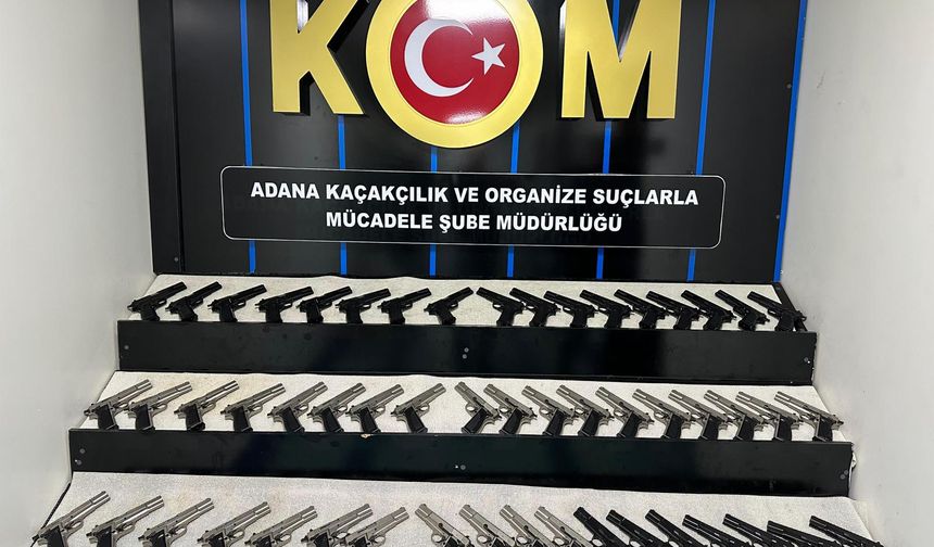 Adana'da ruhsatsız 53 tabanca ele geçirildi, 2 zanlı tutuklandı