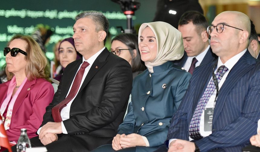 Bakan Göktaş, Antalya'da 'Yükselen Kadınlar' programında konuştu: