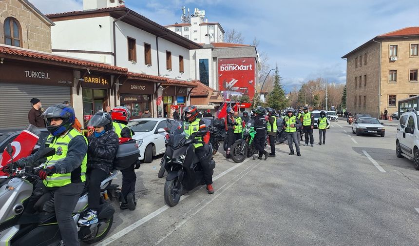 Isparta'da motosikletliler bağrağa saygı sürüşü yaptı