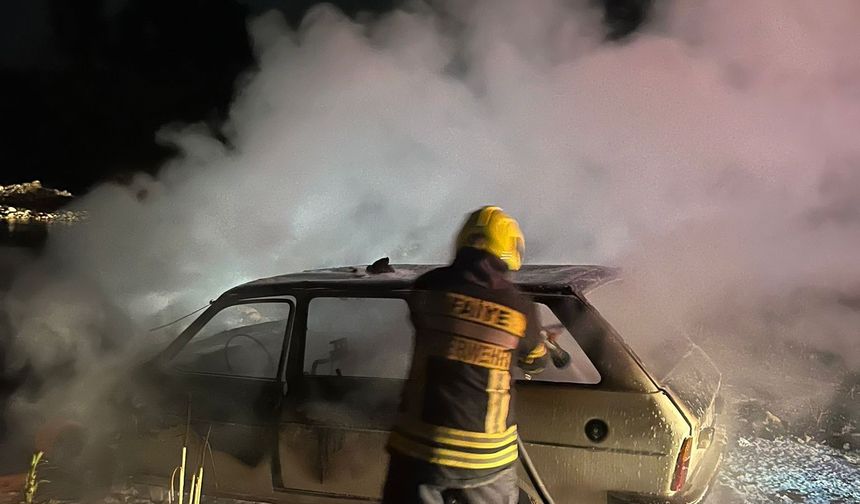 Kadirli ilçesinde seyir halindeki otomobilde çıkan yangın söndürüldü