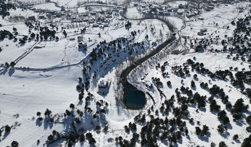 Yeşilgöz Gölü'nde Kış Manzarası Havadan Görüntülendi