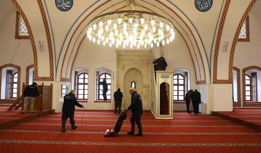 Habibi Neccar Camii'nin temizliği HBB'ye emanet