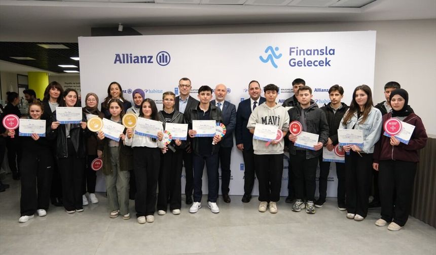 Allianz Türkiye'nin 'Finansla Gelecek' projesi Gaziantep'te tanıtıldı
