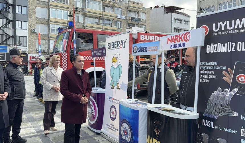 Burdur'da 112 Günü dolayısıyla bilgilendirme standı açıldı