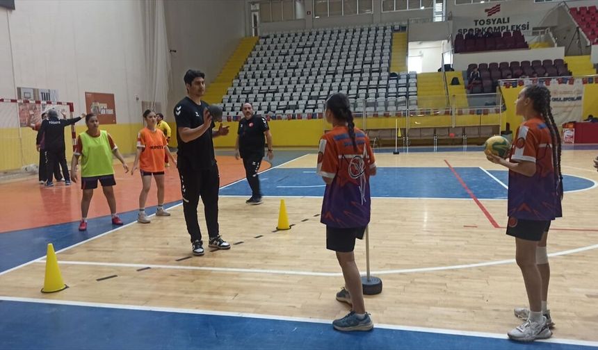 Türkiye Hentbol Federasyonu Osmaniye'de altyapı sporcu taraması gerçekleştirdi