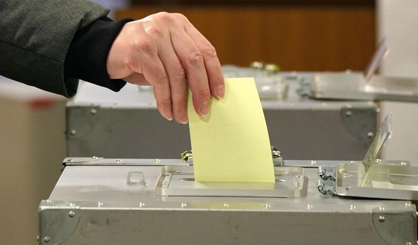 Bugün seçim olsa hangi parti ne kadar oy alır? En son anket sonuçları partilerin aldıkları oy oranları!