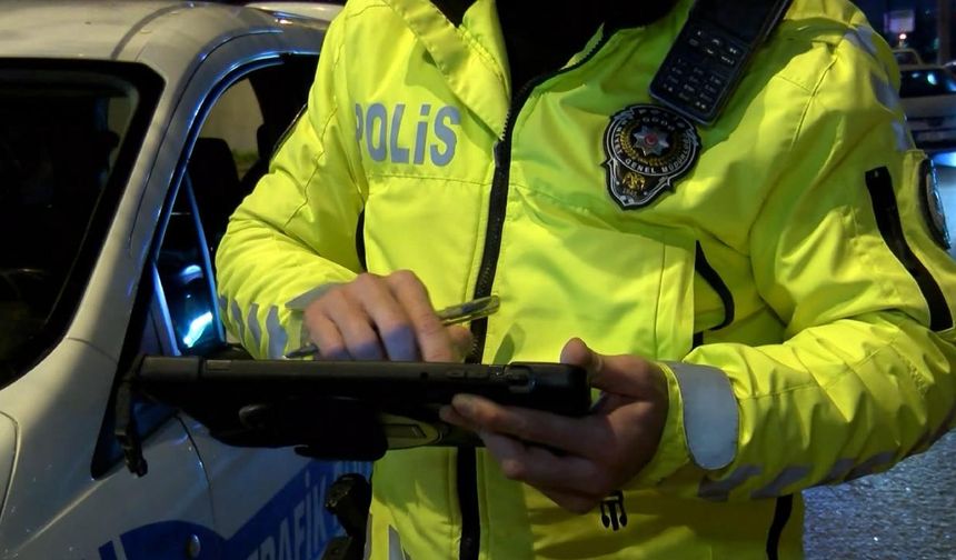 Polisin 'dur' ihtarına uymayan alkollü sürücüye 17 bin lira para cezası
