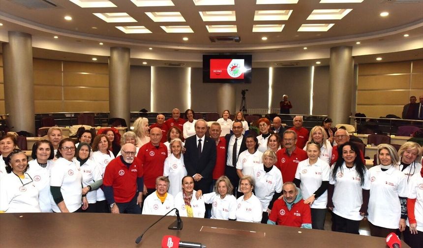 Antalya'da 60 yaş üzeri bireyler belediye birimlerinde gönüllü görev alacak