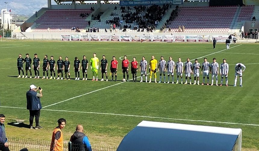 Manavgat Belediyespor, Marmaris Yat Marin MFK'yla 2-2 berabere kaldı