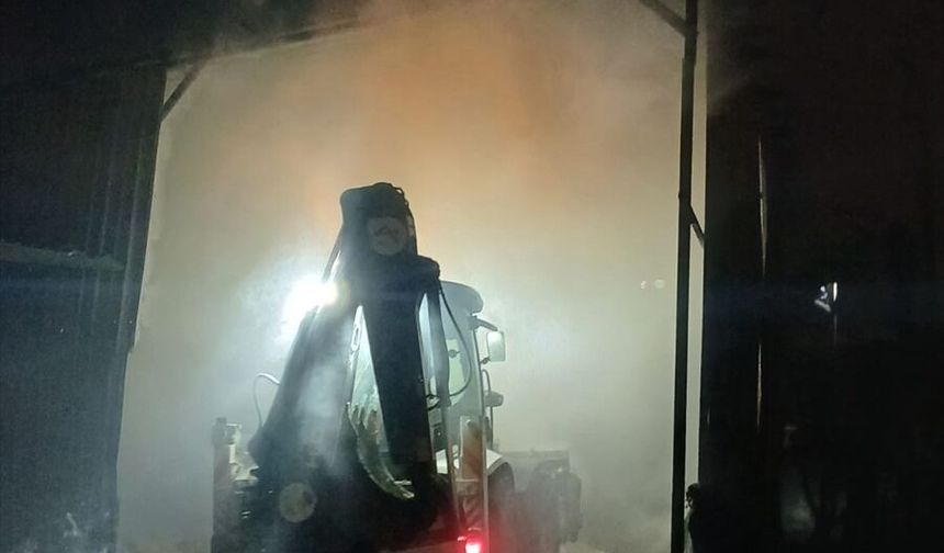 Mersin'de samanlıkta çıkan yangın söndürüldü