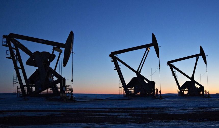 ABD-İran Gerilimi Petrolü Vurdu: Brent 93 Doları Aştı, WTI 90 Dolara Dayandı