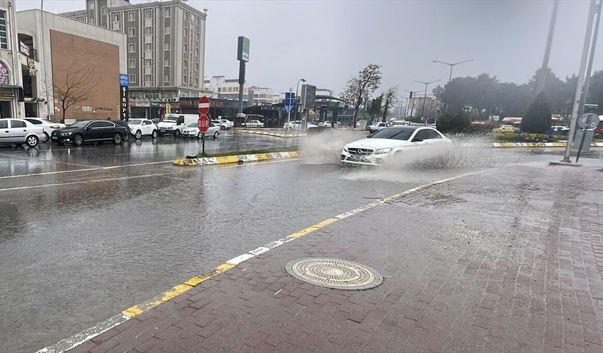 Gaziantep ve çevre illerde sağanak etkili oluyor