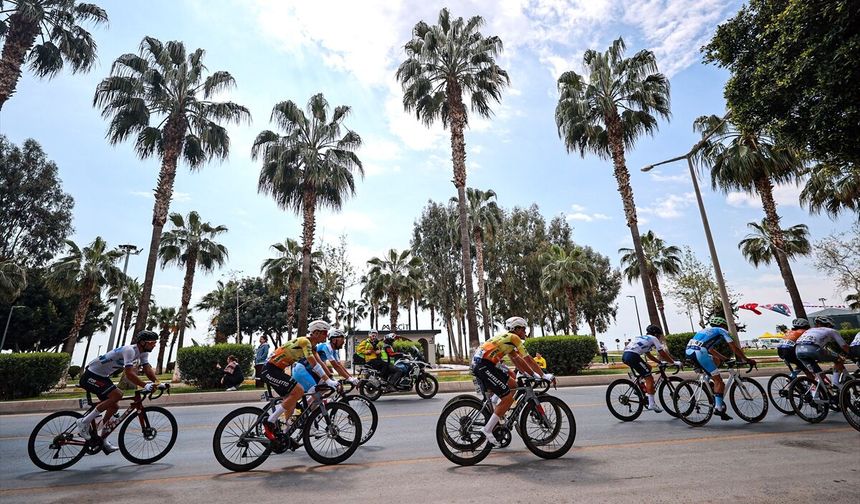 Mersin Uluslararası Bisiklet Turu'nun galibi milli sporcu Serdar Anıl Depe oldu