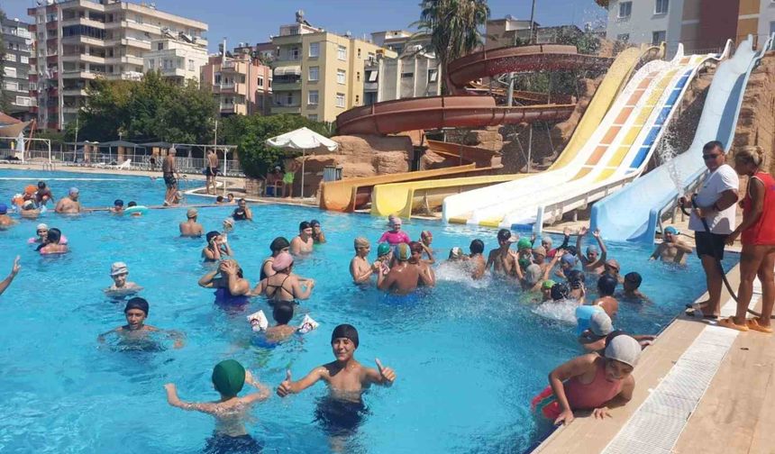 Tarsus Belediyesi’nin “Havuzda İlk Kulaç” Projesi BELFOR’da Örnek Uygulama Seçildi