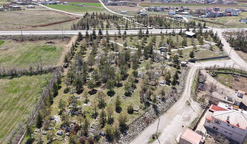 Büyükşehir, Mezarlıklarda Kapsamlı Yenileme Başlattı