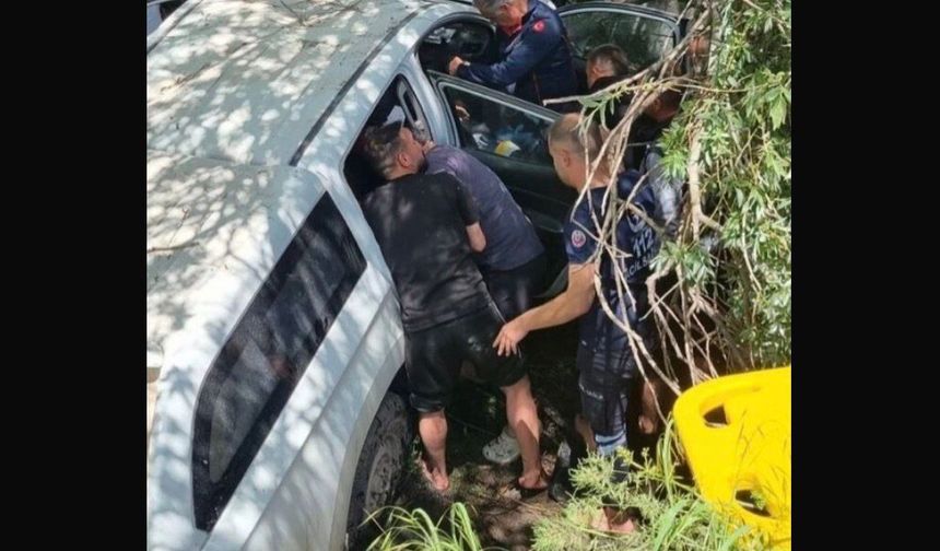 Afşin’de Ticari Araç Kanala Uçtu: 4 Yaralı