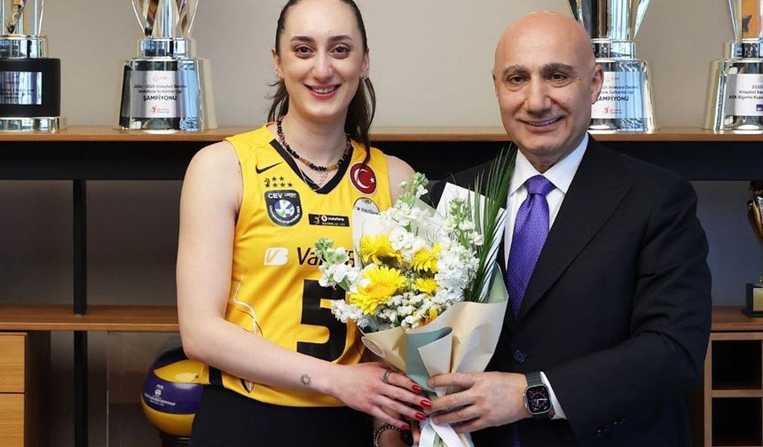VakıfBank’tan Duygusal Veda! Efsane İsim Ayça Aykaç ile Yollar Ayrıldı