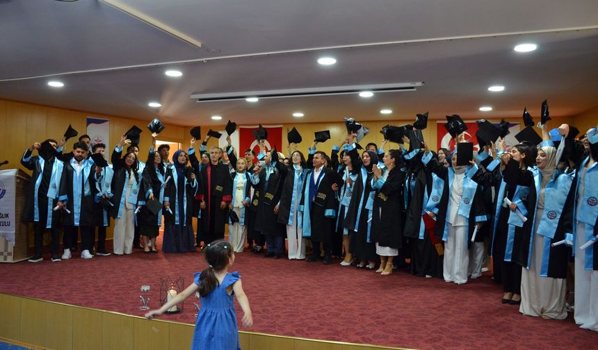 Afşin Sağlık Yüksekokulunda Mezuniyet Coşkusu
