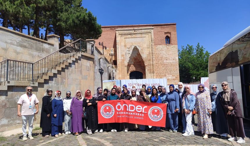 Kitap Okuma Yarışmasında Dereceye Giren Öğrenciler Eshab-ı Kehf’i Ziyaret Etti