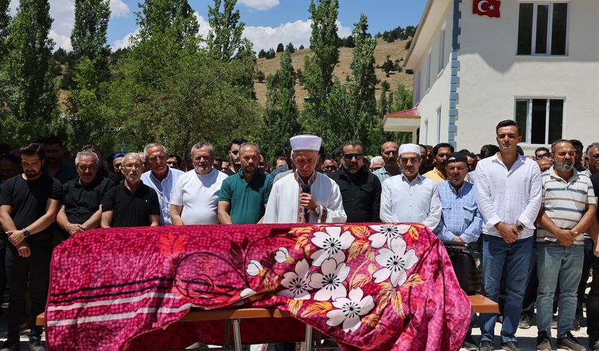 Bolu'daki Otobüs Kazasında Hayatını Kaybeden Göksunlu Vatandaş Toprağa Verildi