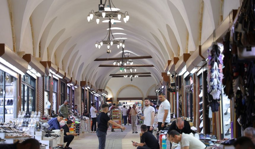Kahramanmaraş’ta Tarihi Çarşı Serinliğin Adresi Oldu