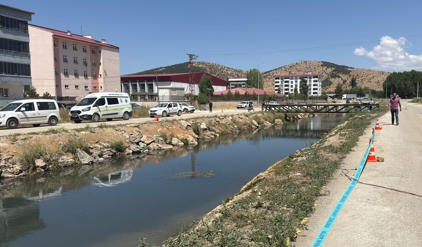 82 Yaşındaki Adam Çaya Düşerek Boğuldu