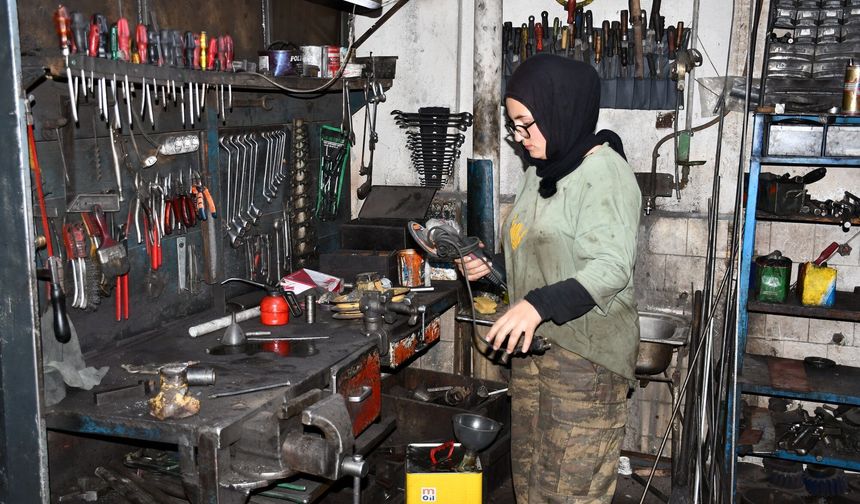 Kahramanmaraş’ta Okuyan Nursena, Sanayide Ezber Bozuyor