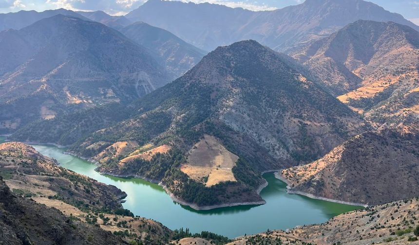 Sarıgüzel Barajı’nda Kartpostallık Manzara