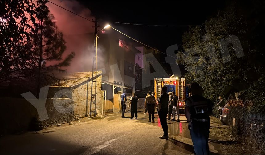 Afşin Dumana Boğuldu: Evin Çatısı Cayır Cayır Yandı