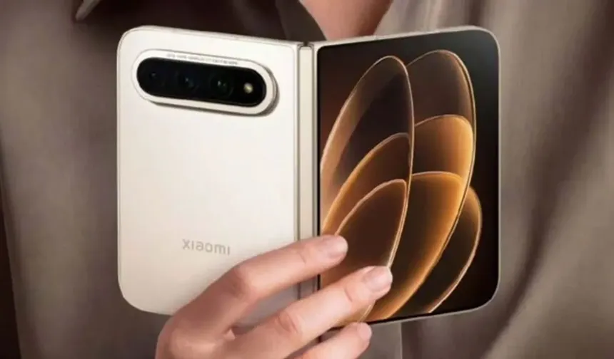 Xiaomi 18 Fold tanıtıldı: Fiyatı dudak uçuklatıyor!