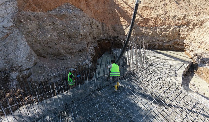 Elbistan Kırsalında Ulaşımı Rahatlatacak Yeni Köprünün Temeli Atıldı