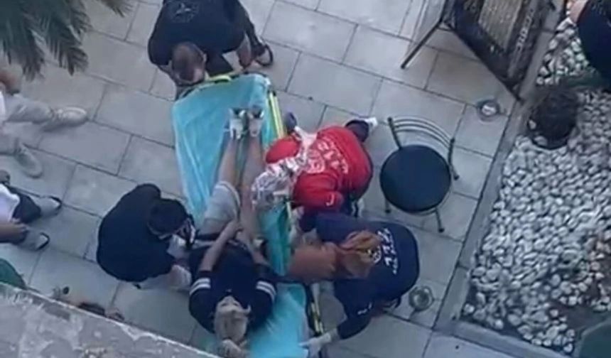 Kuaför Önünde Silahlı Saldırı! 2 Kadın Yaralandı