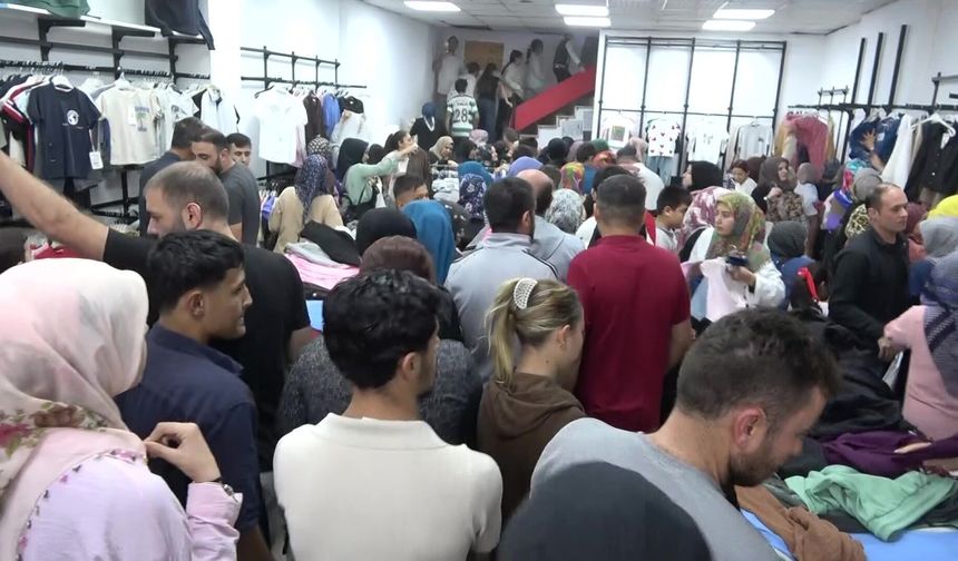 Giyim Mağazasında 100 TL İndirimi İzdihama Neden Oldu