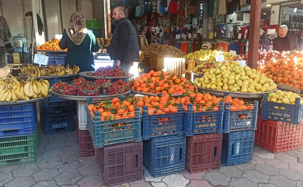 Kahramanmaraş'ta sebze ve meyveler cep yakıyor