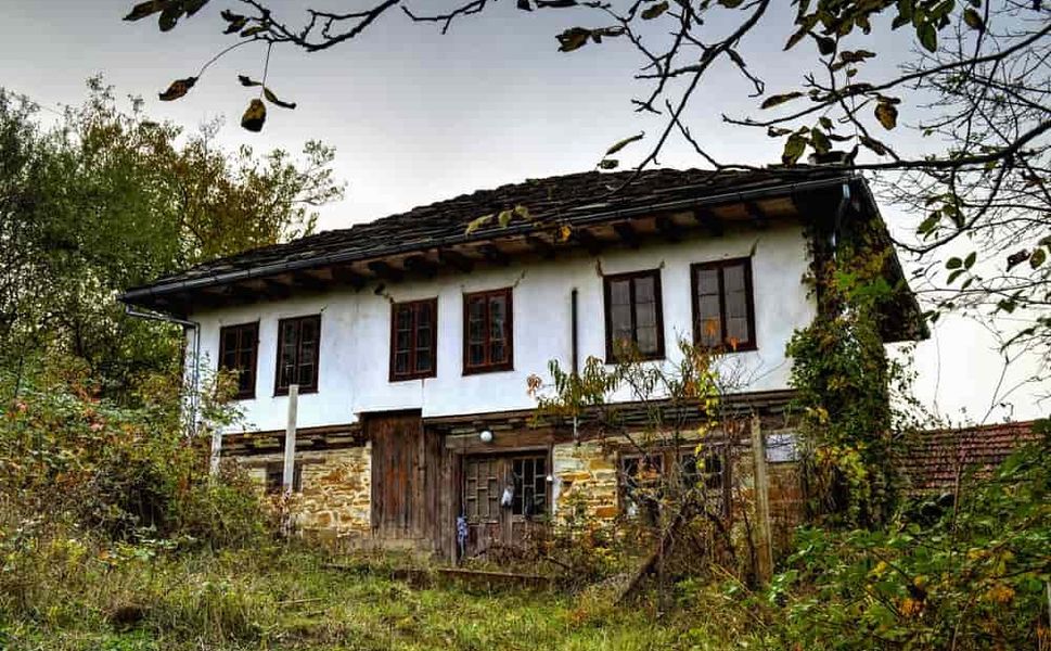 Andırın'da kargir ev ve bahçesi icradan satılık