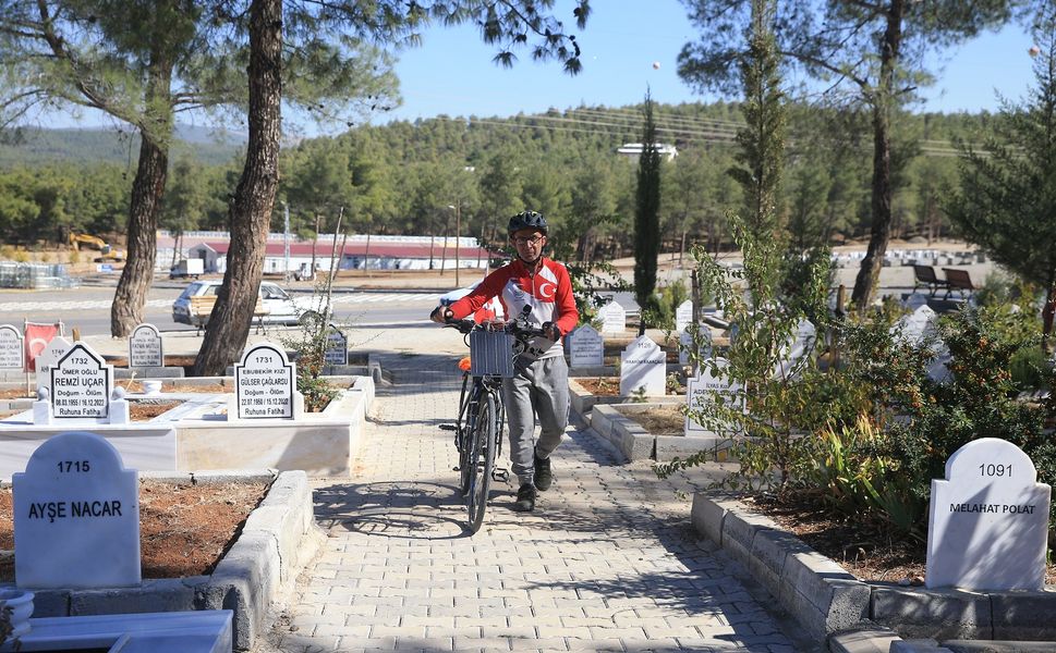 Deprem Farkındalığı ve Deprem Şehitleri İçin İzmir'den Kahramanmaraş'a Pedal Çevirdi