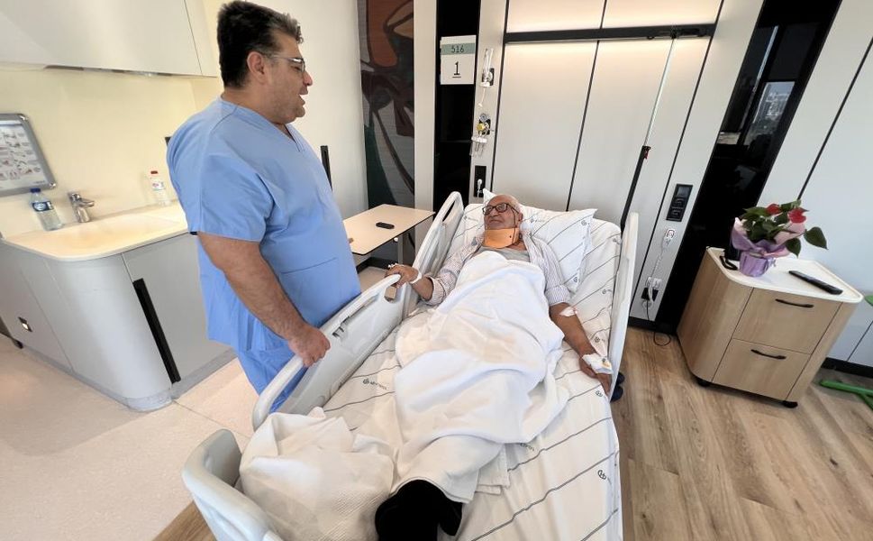 86 Yaşındaki Hasta Kapalı Boyun Ameliyatıyla Ertesi Gün Sağlığına Kavuştu