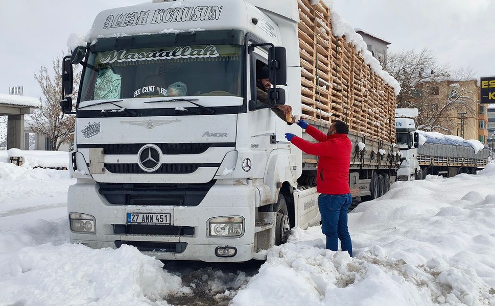 Eksi 10 Derecede Gönülleri Isıtan Dayanışma