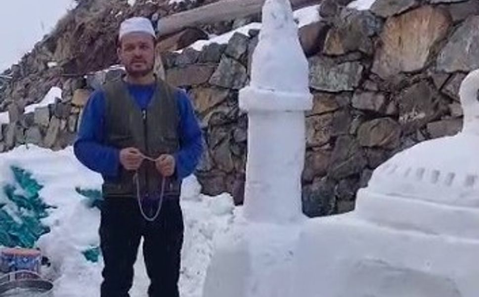 Köyüne Kardan Cami Yaptı