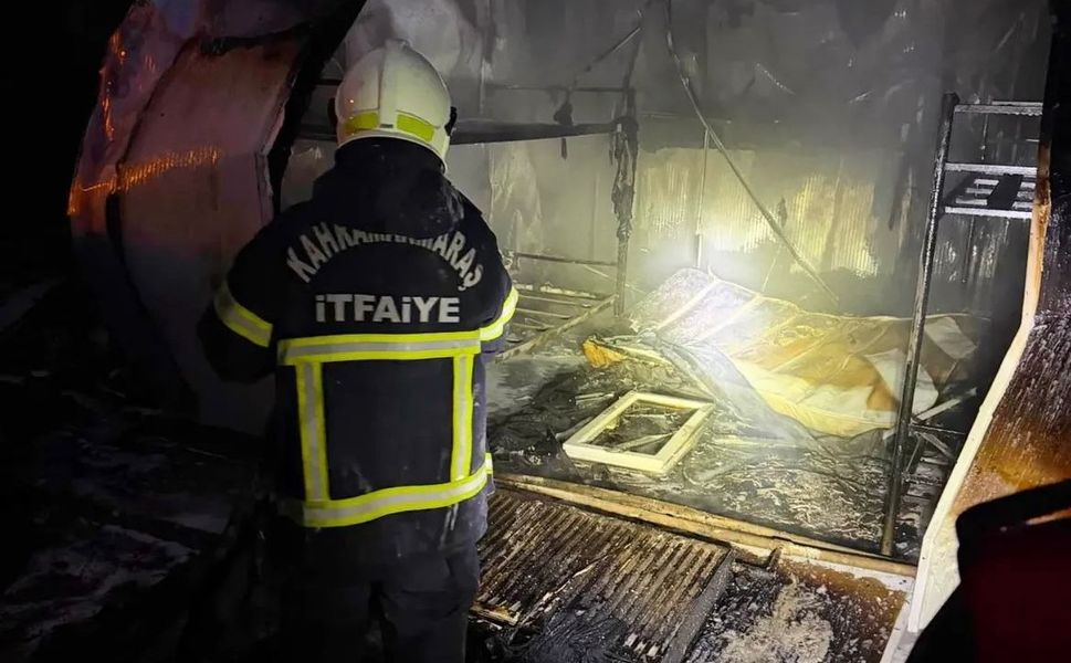 Rezerv Alan Şantiyesinde Konteyner Yangını: 2 İşçi Dumandan Etkilendi