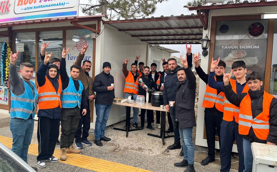 Afşin Ülkü Ocakları, Vatandaşlara Sıcak Çorba İkram Etti