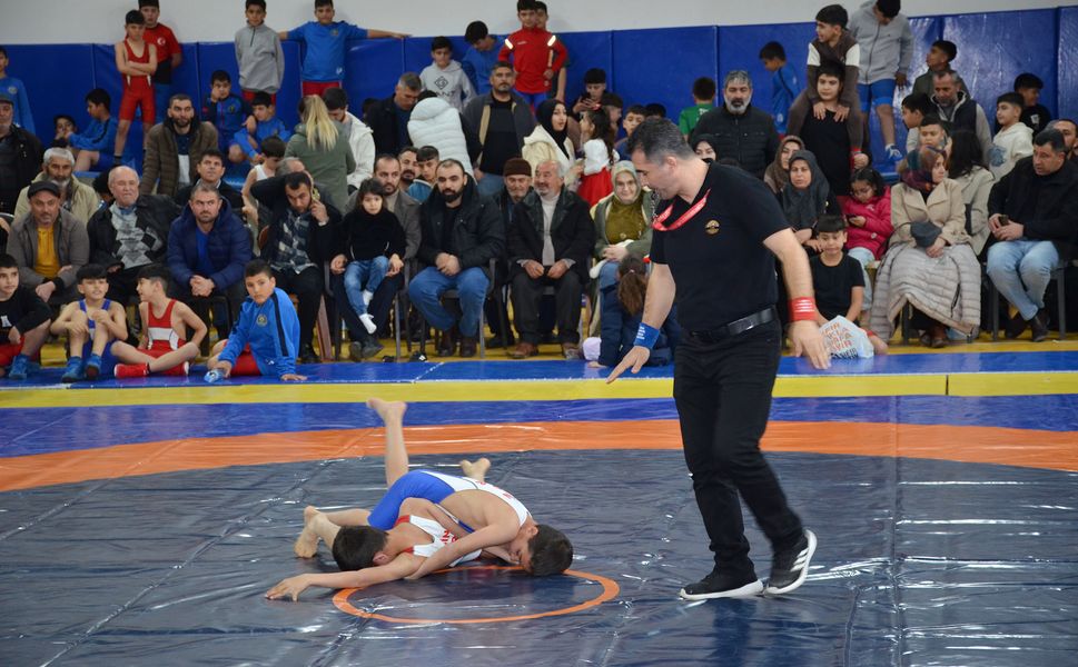 Afşin’de Deprem Şehidi Pehlivanlar Anısına Güreş Turnuvası Düzenlendi