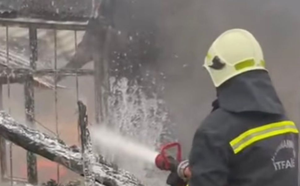 Ahır Yangını Paniğe Neden Oldu