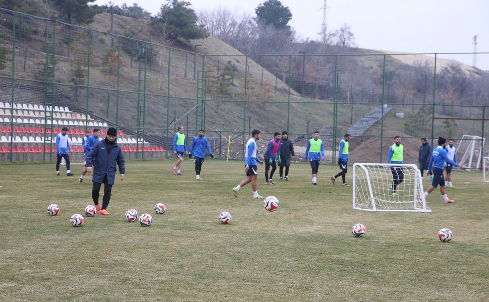 Depremde 14 Sporcusunu Kaybeden İstiklalspor, Sahadaki Başarısıyla Kente Umut Oluyor