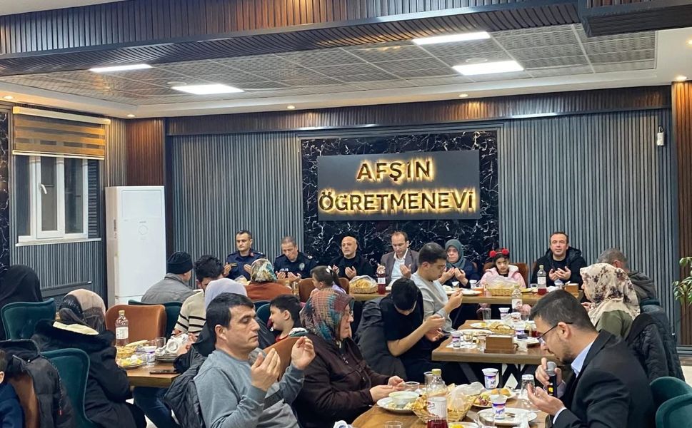 Kaymakam Sarıdoğan ve Başkan Kıraç, Depremzede Ailelerle İftarda Buluştu