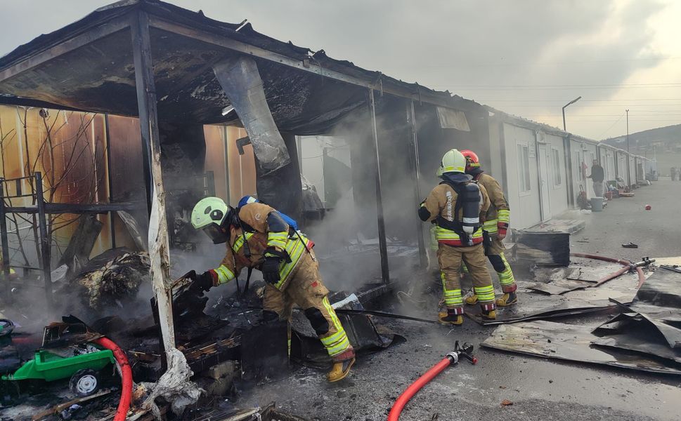 Konteynerde Çıkan Yangın Paniğe Neden Oldu