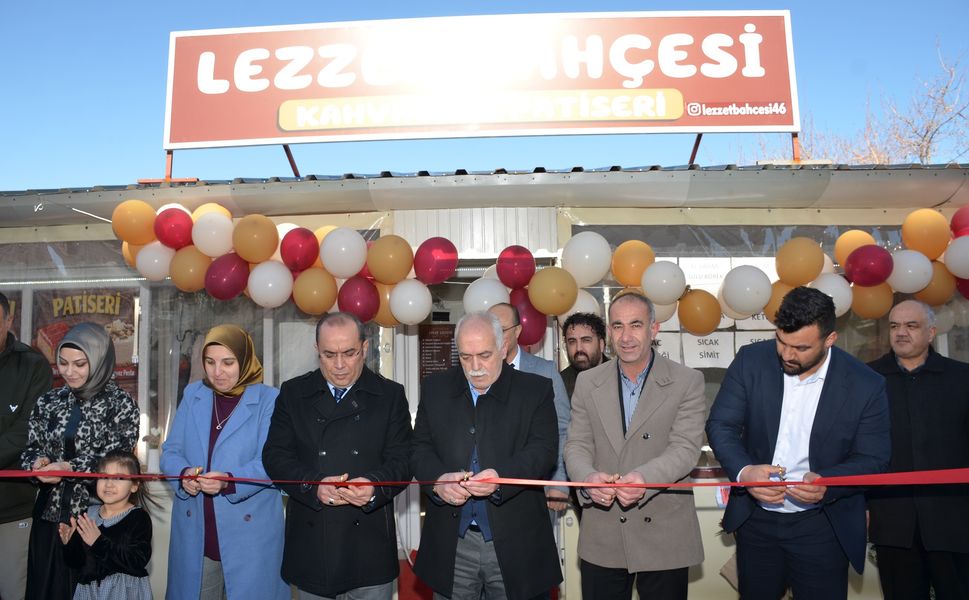 Afşin’de “Lezzet Bahçesi Kahvaltı ve Patiseri” Hizmete Açıldı